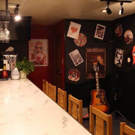 アットホームな雰囲気が自慢のカウンター席。