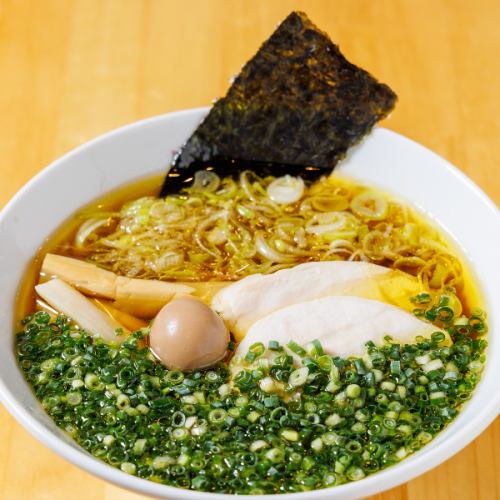 【昼と深夜限定】地鶏中華そばがおすすめ◎