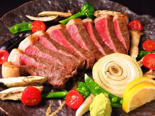 Aso red beef steak + 3 types of horse sashimi course (all-you-can-drink included)
