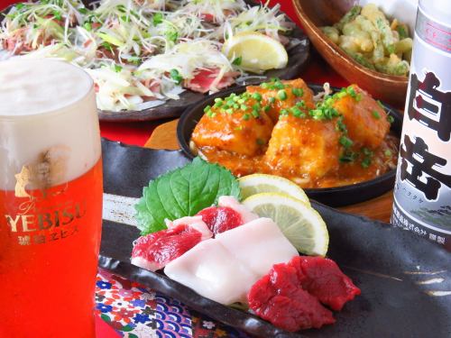Seared red beef + course with 3 types of horse sashimi + all you can drink ⇒ 5000 yen