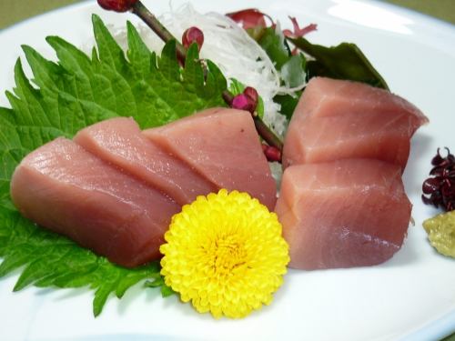 Assorted fatty tuna and lean meat