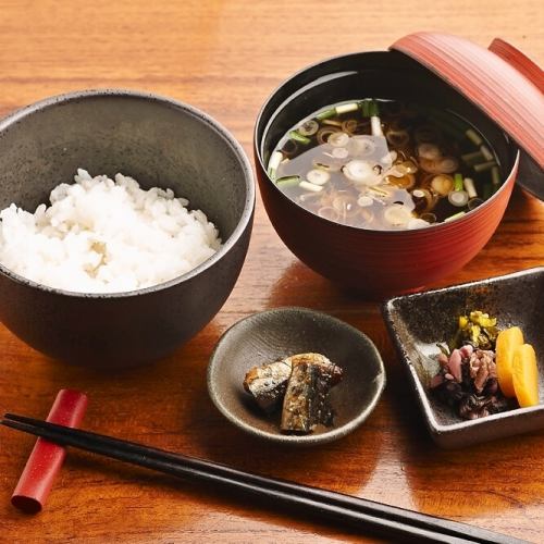 ■White rice and red soup set