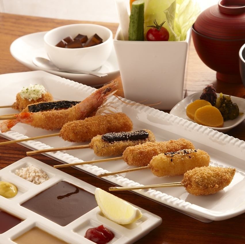 旬食材を職人技で揚げる高級串カツ。自由が丘の上質な和空間で、老舗の味を堪能。