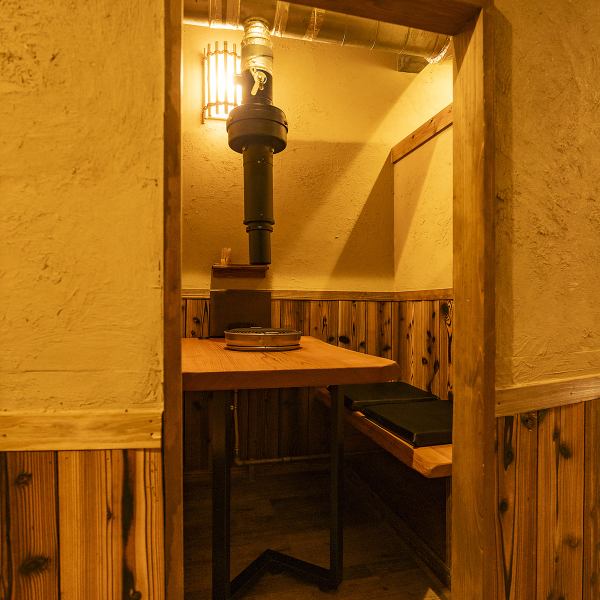 【お子様連れOK♪】落ち着いた雰囲気の中で家族との食事を楽しむことができます！広々とした空間で、みんなで新鮮な肉をじっくりと焼いて味わう贅沢な時間が過ごせます。お子様連れでも安心して利用できるため、家族の団欒にぴったりです。美味しい料理と共に、楽しいひとときをお楽しみください◎