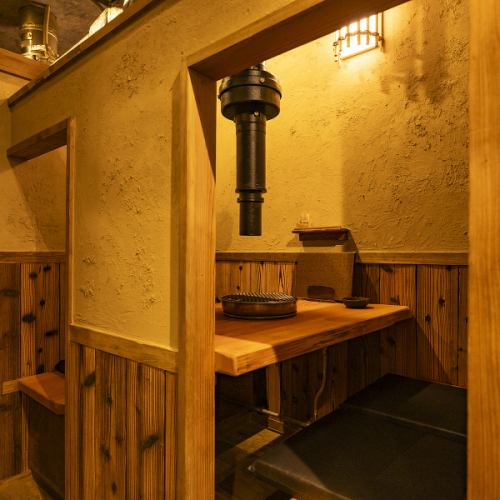 落ち着いた雰囲気の半個室は、デート利用にもおすすめ！周りを気にせずお食事を楽しめ、会話も弾むこと間違いなし！