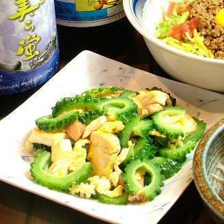 【特製★ゴーヤーチャンプルー】968円(税込)石川町で数少ない本場の沖縄料理をお召し上がりください♪