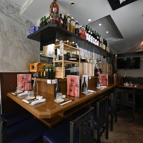 <p>デートや少人数での利用も可能◎　カウンター席でも日本酒やお酒にピッタリな肴をお愉しみいただけます♪</p>