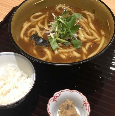 すっぽんカレーうどん(小ライス、小鉢)