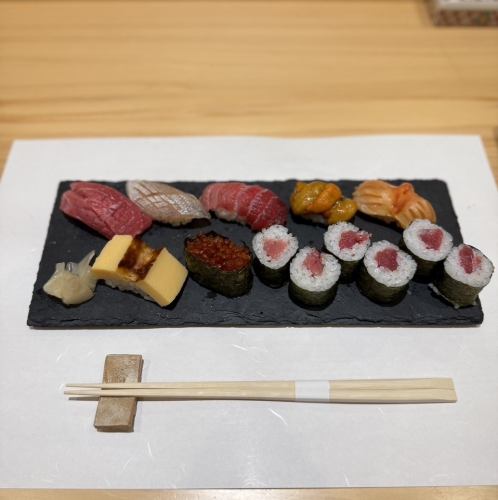 【にぎり・巻物】当店の鮨を存分にご堪能ください。