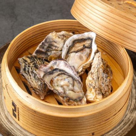 殻付き牡蠣のせいろ蒸し