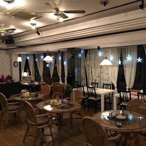 The French rivier can be used for up to 50 people ♪ It can be used according to various scenes such as company banquet and wedding party second party, various parties, events etc. ♪ We are pleased to serve you ♪ Please feel free to contact us!