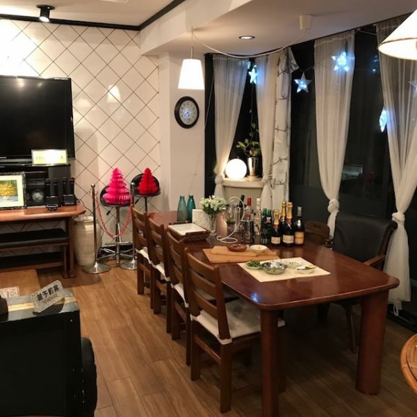 [8-person table x 1 table] The 8-person table seats in a calm atmosphere allow you to sit comfortably.It is also a popular seat for family meals with children and drinking parties with company colleagues.Courses are available from 1650 yen (tax included) ☆