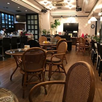 2 ~ 4 people table × 5 tables.5 minutes on foot from Osaka City Bus "Yongle Bridge Muscle".It is perfect seat for regular use from small company to small banquet.