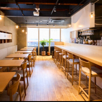 12名以上で貸切利用が可能。周りを気にせず会食や集まりに集中でき、特別感のあるプライベート空間として使えるのが魅力です。