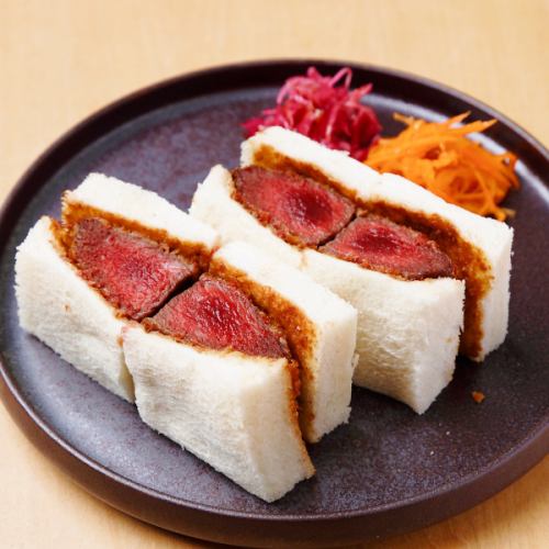 鹿肉カツサンド -自家製スパイシーソース-