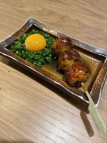 [Recommended product that we are proud of!] "Meatball skewer" with a large fresh egg