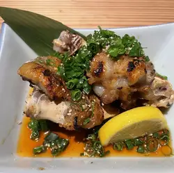 豚足の炭火焼き