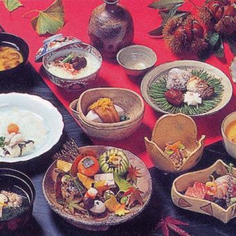 完全個室の上質な空間で【季節の会席コース】ご予算に応じて7700円～19800円　サービス料無料