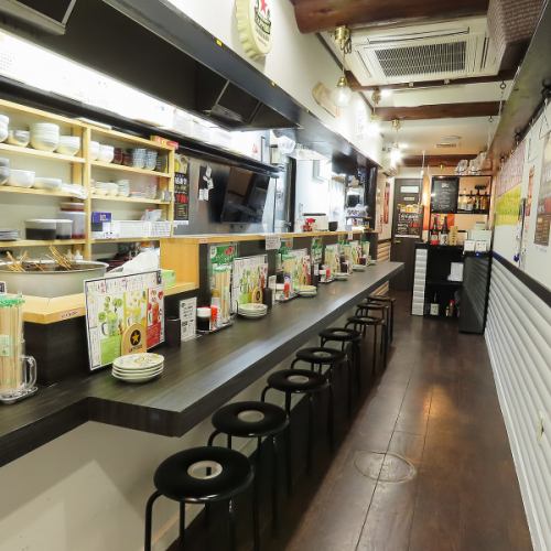 カウンター席を8席ご用意しております。