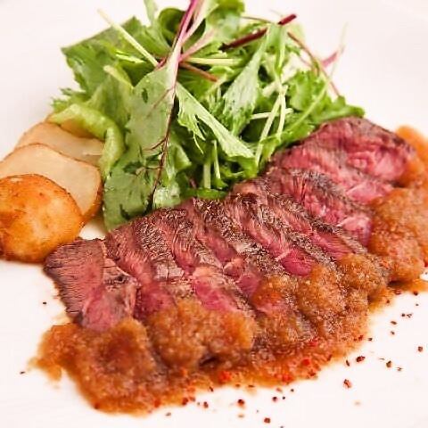 Enjoy meat such as steak and sukiyaki course using domestic A4 Wagyu beef ♪