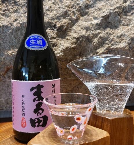 We have seasonal sake, mainly sake from Hokkaido breweries.