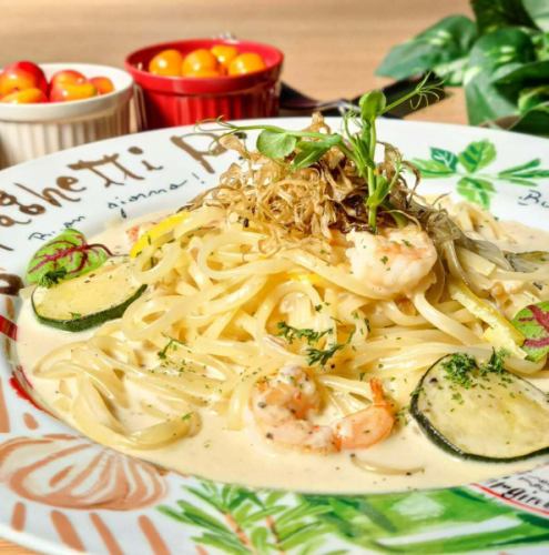 ☆
변덕 파스타🍝
변했어요😃

"새우와 호박"🦐

이번 추천 소스는
여름 인기 메뉴
"레몬 크림 소스"🍋

농후한 크림에
세토우치 레몬의 맛을 더했다
최고의 조합 😋

매년 레몬 크림
기대하는 고객
기다리게했습니다 😆 (웃음)

여러분의 내점 기다리고 있습니다 🙇

------------------------------
예약, 오드불,
점심회, 전세
각종 문의
프로필 링크에서
DM, 전화로 삼가해주세요 😊
@dining.coco
---------------------------------
#기분파스타
#레몬크림

#효고현
#가고강
#카코가와 점심 #가고강 저녁
#카고가와여자회 #가고강음식회
#카고가와 런치회 #가고강 전세
#가고가와역 #가고가와점심
#카고가와이탈리아
#카고가와피자
#카고가와파스타
#카고가와파스타
#아와지면
#카고가와피자
#카고가와치즈퐁듀
#가고강디저트
#카고가와서프라이즈
#카고가와
#CoCo
#피체리아코코