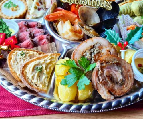 ☆
2025X'masオードブル🎄 
の御案内ℹ️
○プリモピアット
 •ムール貝、アサリ、海老のアクアパッツァ風
🦪🦐
○メイン
 •ポルケッタ(イタリアローストポーク)
 •イタリアポテトのフライ
🐖🥔
○温菜
 •牛タンのコンフィ ~レモンバターソース~
 •太子みそ&マスカルポーネのブルスケッタ
🐂🥖
○冷前菜
 •パルミジャーノ・レッジャーノチーズを使った
   タルトパンナコッタ
 •ドライイチゴとクルミのテリーヌ
 •炙り生ハム
 •モルタデッラ(ピスタチオ入りソーセージ)
🧀🍓🥓
○冷前菜2
 •自家製ピクルス
 •水牛モッツァレラ、小かぶ、柿のカプレーゼ風
🥒🐃
○温前菜
 •ほうれん草ニョッキのフライ
   ~自家製赤ワイン塩で~
 •バジルフリッタータ(イタリアオムレツ)
 •但馬鶏と冬野菜のカポナータ風
🌿🐣🐓
去年より彩り良く
そしてクオリティ高く😌
今年の人気があったアラカルトを
色々詰め込みました👌
2025年CoCoの集大成です🤣(笑)
2人前 5,500円(税込)
3人前 8,000円(税込)
(写真は2人前)
受け取りは24日、25日 11時~17時の間
御予約お待ちしております🙇
------------------------------
御予約、オードブル、
ランチ会、貸切
各種お問い合わせ
プロフィールリンクより
DM、お電話で遠慮なくどうぞ😊
@dining.coco 
--------‐‐-------------------
#クリスマスオードブル
#2025の集大成
#兵庫県
#加古川
#加古川ランチ  #加古川ディナー
#加古川女子会  #加古川飲み会
#加古川ランチ会 #加古川貸切
#加古川駅 #加古川昼飲み
#加古川イタリアン
#加古川ピザ 
#加古川パスタ
#加古川生パスタ
#淡路麺業
#加古川ピッツェリア
#加古川チーズフォンデュ
#加古川デザートプレート
#加古川サプライズ
#加古川隠れ家
#CoCo
#ピッツェリアココ