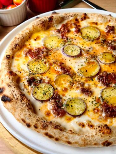 ☆
気まぐれピザ🍕
変わりました😃
"サツマイモとミートラグー
ラザニア風🍠"
コンソメで炊いたサツマイモと
パスタにも使っている自家製ミートラグーを
ホワイトソースと組み合わせた
ラザニア風です😋
寒い日にピッタリ👌
御来店お待ちしております🙇
------------------------------
御予約、オードブル、
ランチ会、貸切
各種お問い合わせ
プロフィールリンクより
DM、お電話で遠慮なくどうぞ😊
@dining.coco
--------‐‐-------------------
#気まぐれピザ
#ラザニア風
#兵庫県
#加古川
#加古川ランチ #加古川ディナー
#加古川女子会 #加古川飲み会
#加古川ランチ会 #加古川貸切
#加古川駅 #加古川昼飲み
#加古川イタリアン
#加古川ピザ
#加古川パスタ
#加古川生パスタ
#淡路麺業
#加古川ピッツェリア
#加古川チーズフォンデュ
#加古川デザートプレート
#加古川サプライズ
#加古川隠れ家
#CoCo
#ピッツェリアココ