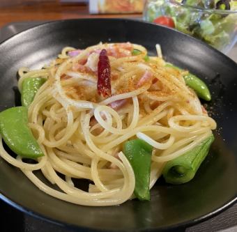旬野菜とカラスミのペペロンチーノ