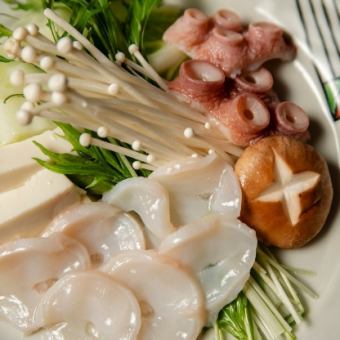 [Food only] 8 dishes packed with seasonal flavors including 3 types of sashimi, boiled fish, and octopus shabu-shabu / 7,000 yen (tax included)