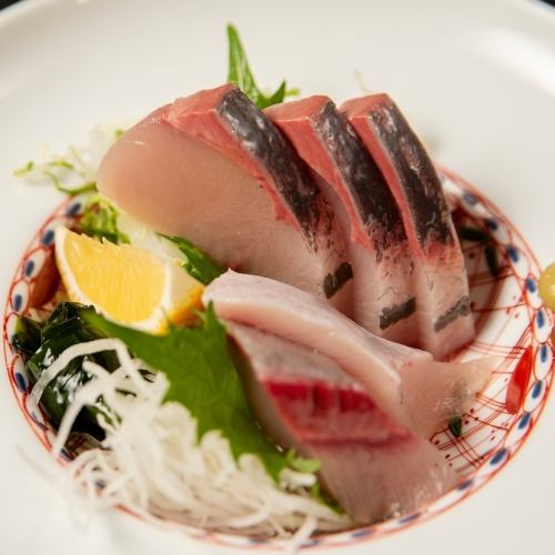 Yellowtail sashimi set meal