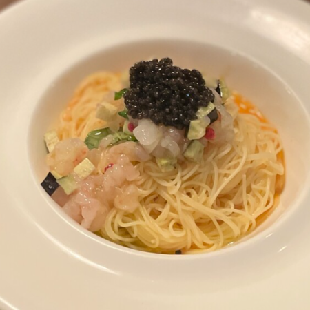 赤海老とキャビアの冷製トマトカッペリーニ