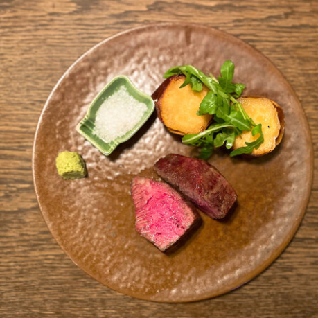 『藤枝の熟成肉』A5ランク和牛の炭火焼150g～ 岩塩／わさび添え