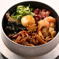 해물 솥밥