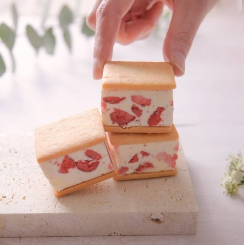 Horie Butter Sandwich "Strawberry Milk"
