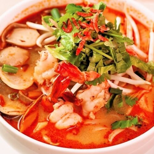 Kuttio Tom Yum (Thai Style Soup Soba/Tom Yum Soup)
