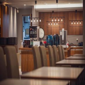 ボックス席は6名様までご利用可能！2名席、4名席、6名席、カウンター席それぞれご用意しておりますので、様々なシーンに対応できます！