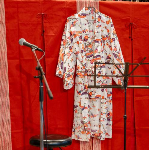 We have sanshin (Okinawan stringed instrument) live performances every day!