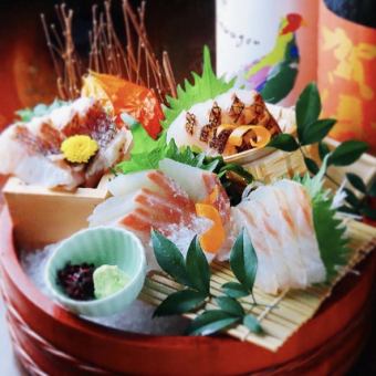 【遊客專屬!愛媛縣美食體驗套餐 5,500日圓(含稅)】包含鯛魚品嚐在內的10道當地特色菜 / 2.5小時暢飲