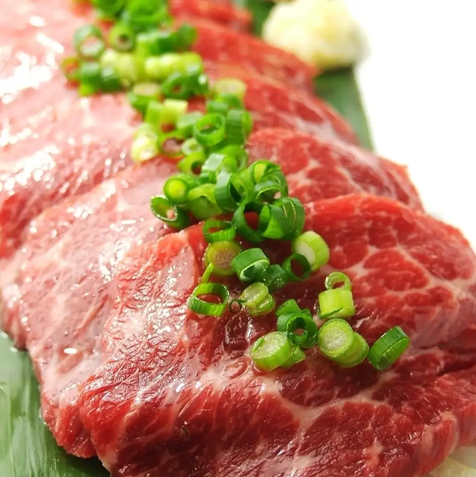 熊本産極上馬刺しや山形産和牛ユッケなど絶品肉料理をご用意!