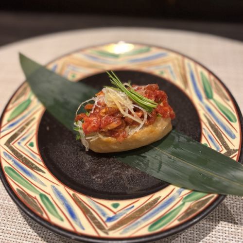 [Sister restaurant "Niku Kappo Sasae"
Introducing the new menu

Good evening 💫
It was snowing today~❄

Yesterday and today,
With the customers who have come to the store,
We had a lot to talk about,
It's fun and I'm happy
I feel a sense of satisfaction
I'm Eriko, in charge of distribution 😊

I no longer want to do accounting or other administrative work, and I want to just serve customers... (laughs)
But for the development of the company,
I can't do that so I have to try harder 💪

Well, this introduction was long, but
This time, we will be introducing the sister restaurant "Niku Kappo Sasae"
About the Spring Menu

New menu from February~🌸
I tried it again this time,
Everything is on a stable and delicious menu.

By the way, my recommendation for this season's menu is
"Wagyu beef yukke inari sushi"
I have eaten Yukhoe several times,
Of course, I know it's delicious, but when combined with the flavor of inari sushi, it's also delicious!
A taste that makes you want to eat more than one 🍣

And another dish
"Three kinds of prosciutto and fried bread"
Due to popular demand, this is the second time it has appeared.
This stick-shaped fried bread
Perfect with prosciutto 🥰
Rare prosciutto,
It's recommended to eat it little by little👍

I recommend this and that too.
I want to write it all down
Because I can't write it all

If you are interested, please check it out.
Please come and try our new menu 💕
We look forward to your visit 🥰

#FrançaiseLaporte
#Fiore Forest
#Sister store
#Meat Kappo Sasae
#New menu from February