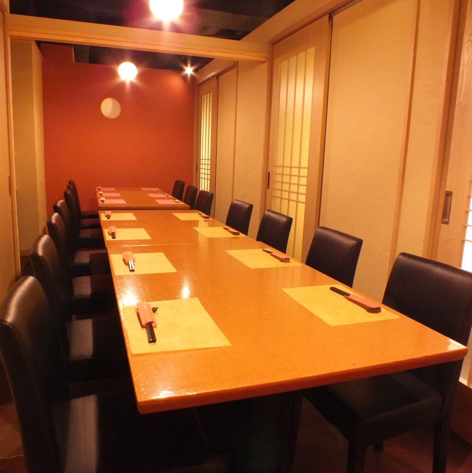 Completely private room seats that can be used for entertainment and company banquets!