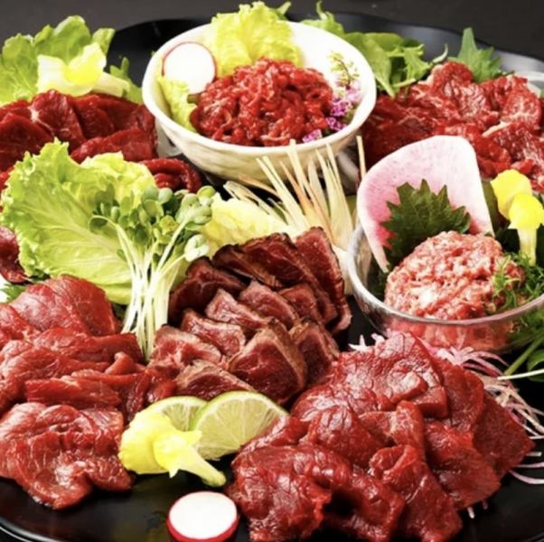 ◆馬刺し【会津直送】会津より直送の新鮮馬刺しをお届け。希少部位なども常時ご用意致しております。