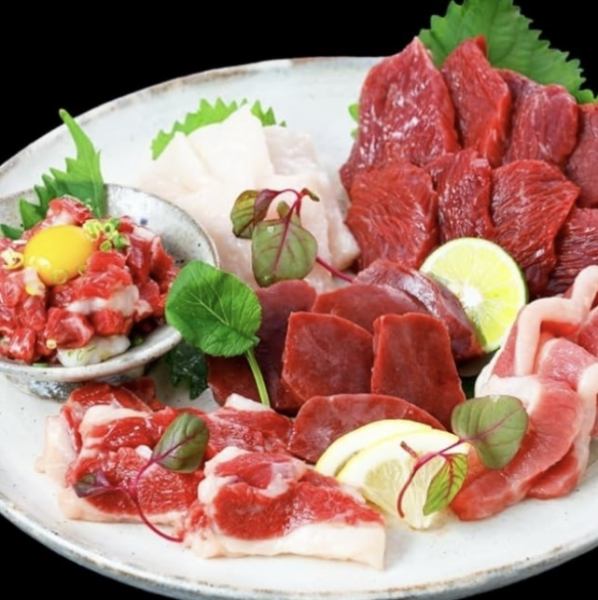 【おすすめ】会津馬刺各種。会津より直送の新鮮馬刺しをお届け。希少部位なども常時ご用意致しております。