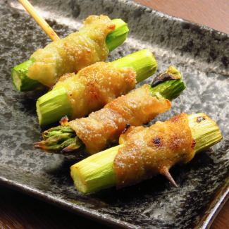 Asparagus meat roll