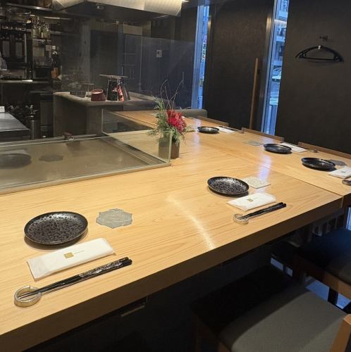 <p>総席数23席（カウンター15席、テーブル8席）と、ほどよい広さの店内は、アットホームで親しみやすい雰囲気です★「すみ劇場」の名前の通り美味しい料理を囲み、賑やかに楽しめるカジュアルさが魅力です♪スタッフの温かい接客も心地よく、初めての方でも気兼ねなく過ごせる居酒屋感覚のお店です★</p>