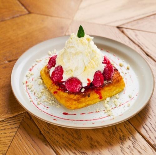 [Limited time offer (until early March)] Raspberry and fromage French toast