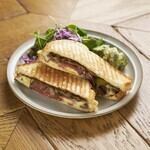 [Limited time offer (until early March)] Roast beef and mashed potato panini