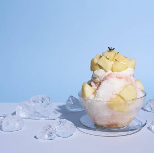 [Limited time offer (until mid-September)] Ripe peach and rare cheese shaved ice