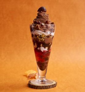 [Sweets] Chestnuts in their shells and chocolate Mont Blanc parfait